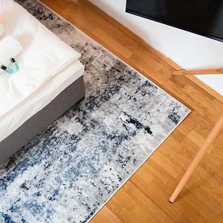 アパート Noor - Comfy Downtown Loft - Self Check-in - Centre Of グラーツ